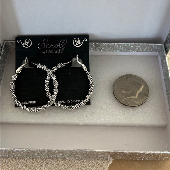 Fashion Jewelry Roped Hoops - Picture 3 of 3